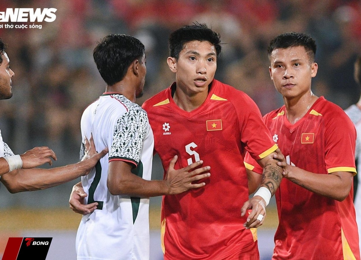 Đoàn Văn Hậu tái xuất sau gần 3 năm vắng bóng